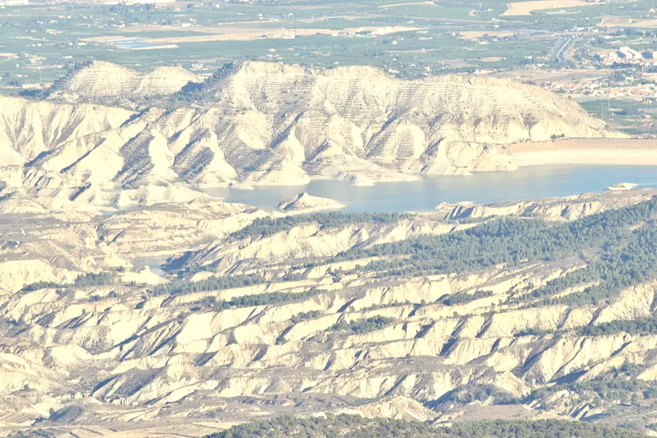 Cárcavas y barrancos de arcilla del paisaje protegido de Gebas