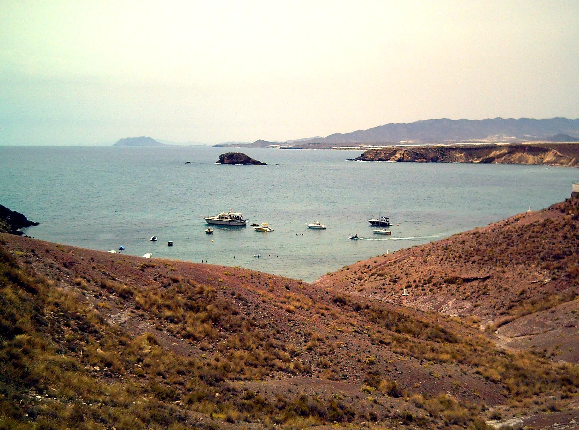 Vista de la bahía de Mazarrón con la sierra al fondo
