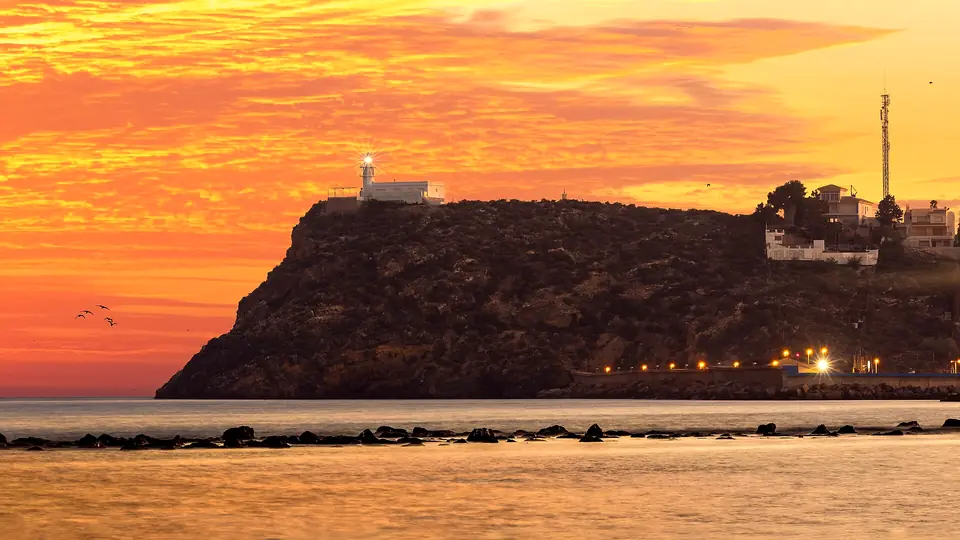 Litoral de Mazarrón entre calas y acantilados