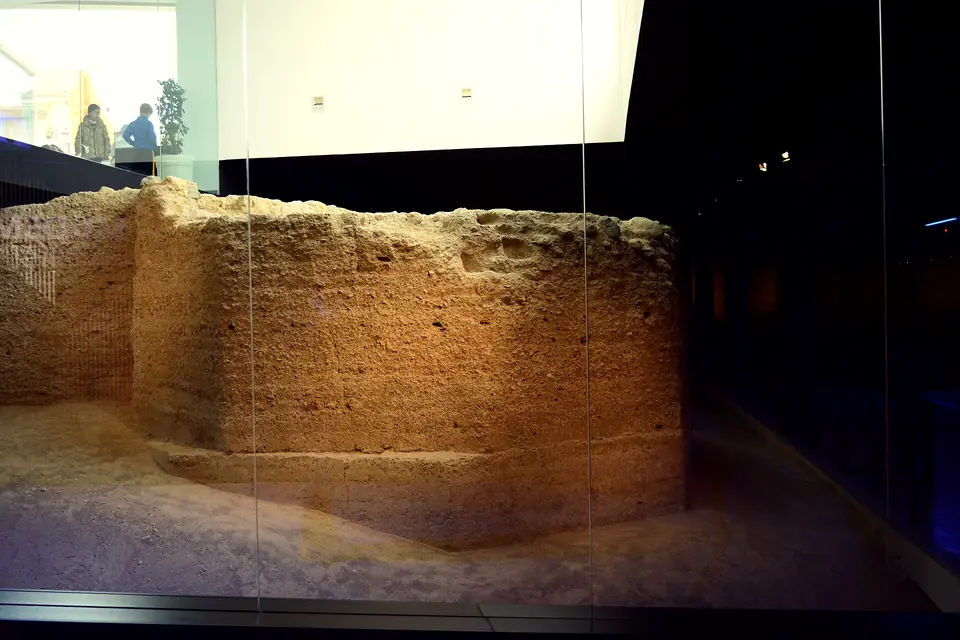 Edificio del Museo del Enclave de la Muralla, el MUDEM