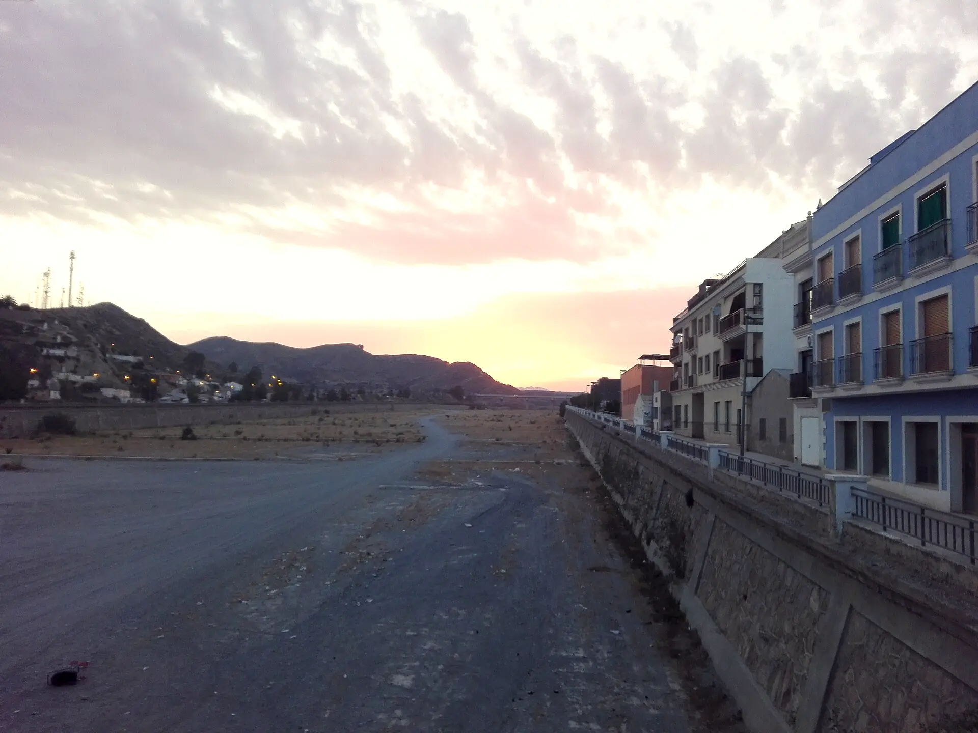 Cauce de la Rambla de Nogalte atravesando el valle