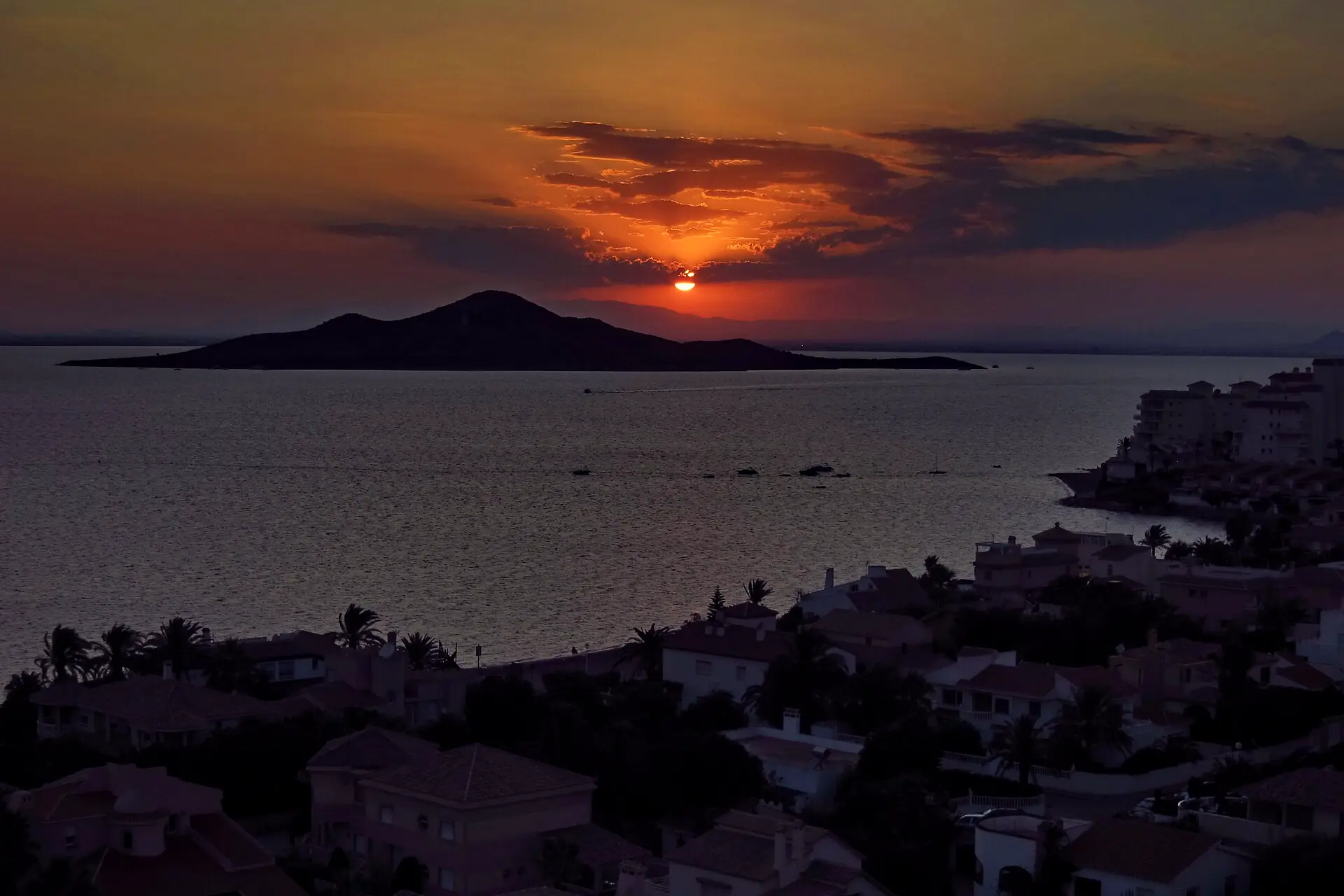 Isla Mayor o del Barón en mitad del Mar Menor