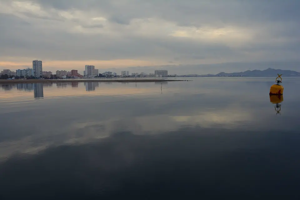 El Mar Menor visto desde La Manga