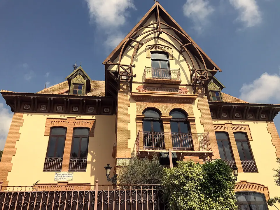 Casa del Reloj, villa de finales del siglo XIX donde murió Emilio Castelar
